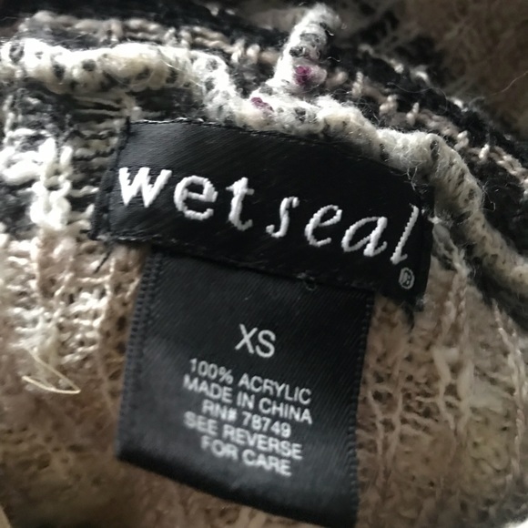 Tribal Patterned Cardigan - Picture 3 of 3